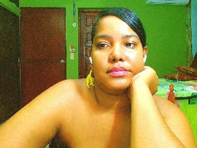 sarahlove16 live cam on BongaCams