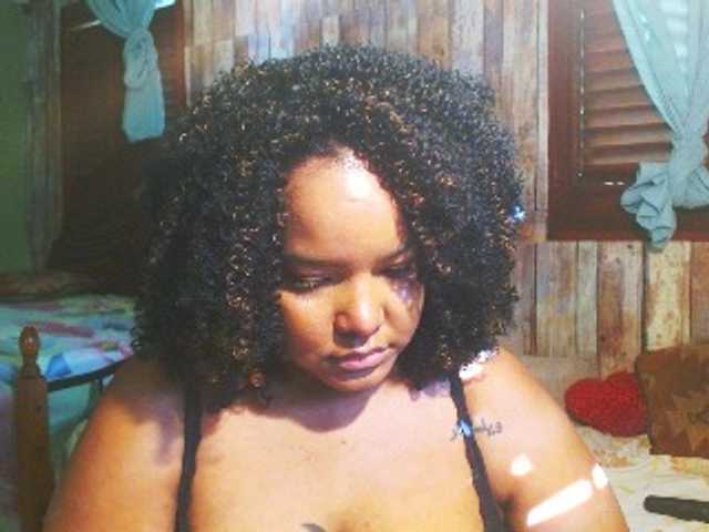 sarahlove16 live cam on BongaCams