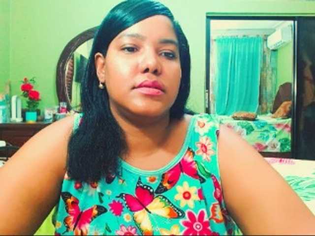 sarahlove16 live cam on BongaCams