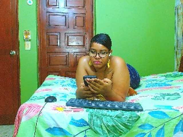 sarahlove16 live webcam show