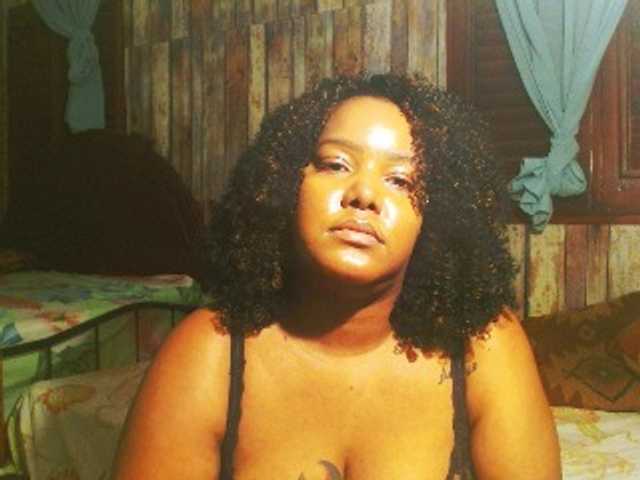 sarahlove16 live cam on BongaCams