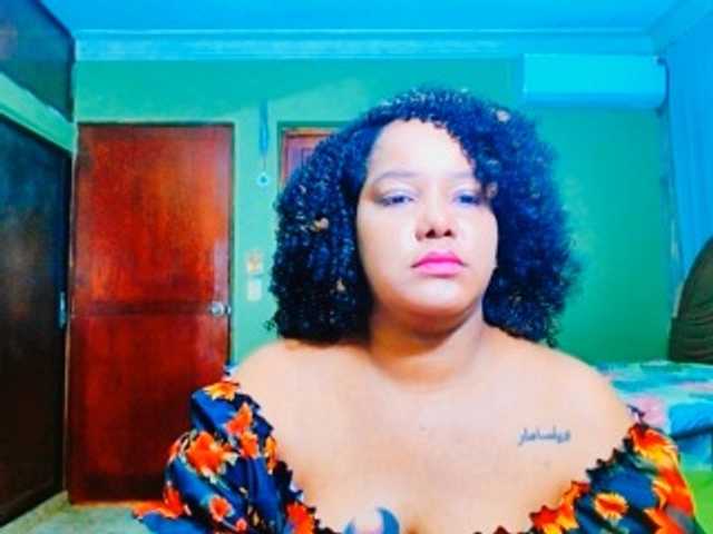 sarahlove16 live cam on BongaCams
