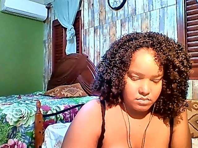 sarahlove16 live cam on BongaCams