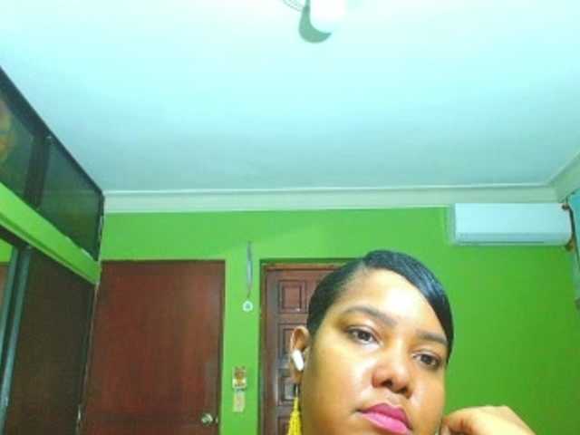 sarahlove16 live cam on BongaCams