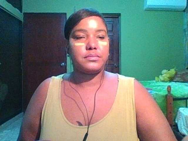 sarahlove16 live cam on BongaCams