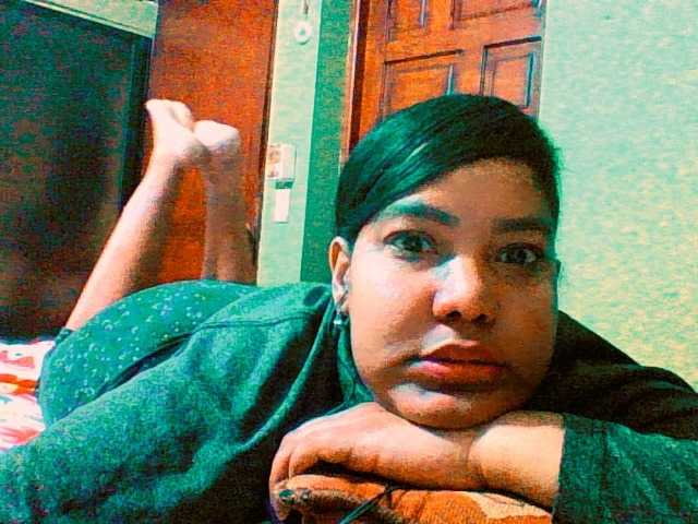 sarahlove16 live cam on BongaCams