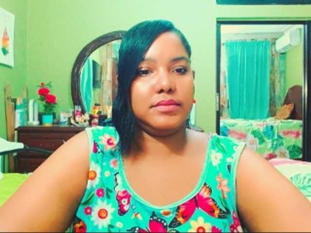 sarahlove16 live webcam show