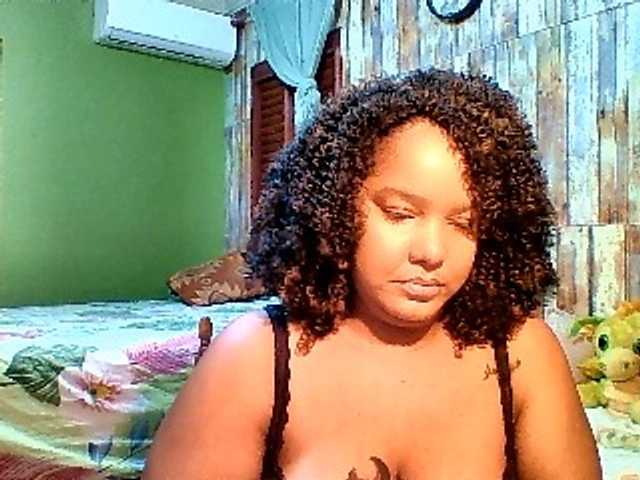 sarahlove16 live cam on BongaCams
