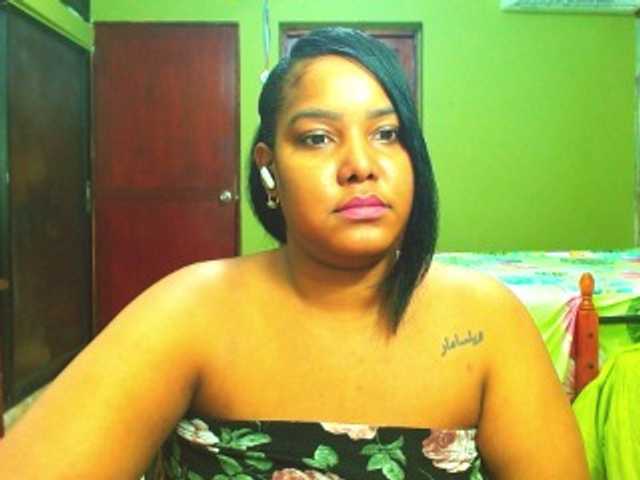 sarahlove16 live webcam show