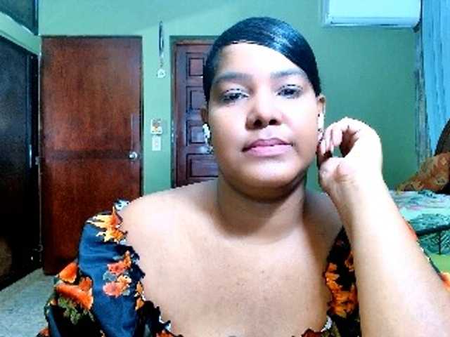 sarahlove16 live cam on BongaCams