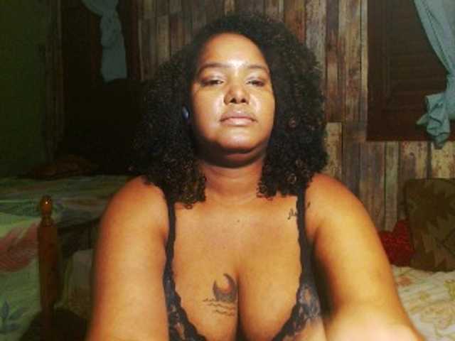 sarahlove16 live cam on BongaCams