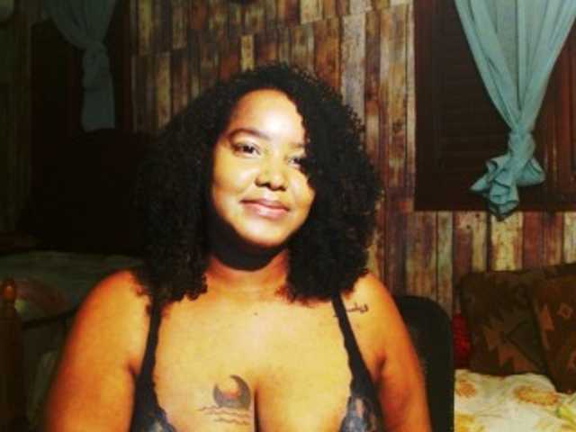 sarahlove16 live cam on BongaCams