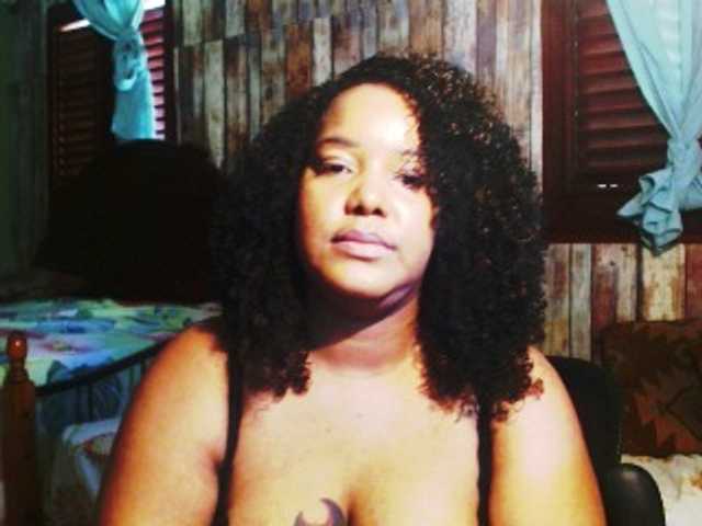 sarahlove16 live cam on BongaCams