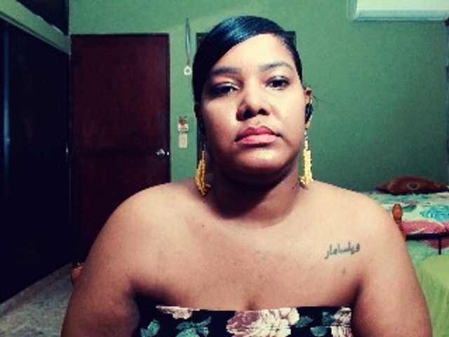sarahlove16 live cam on BongaCams