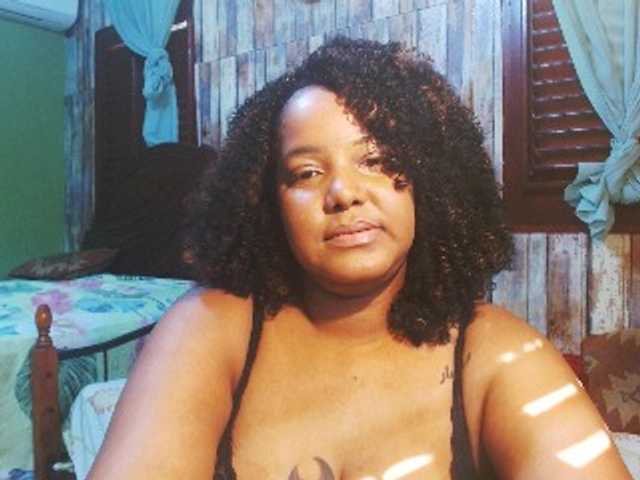sarahlove16 live cam on BongaCams