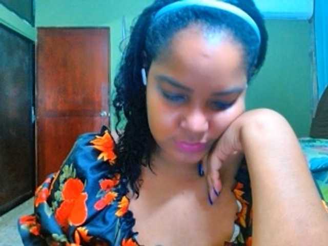 sarahlove16 live cam on BongaCams