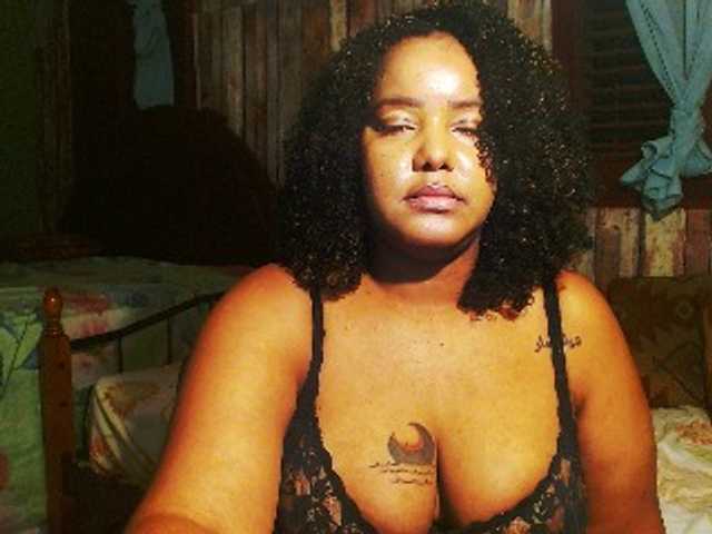 sarahlove16 live cam on BongaCams