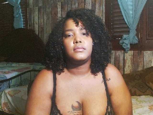 sarahlove16 live cam on BongaCams
