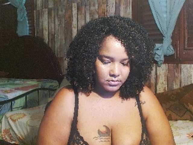 sarahlove16 live cam preview
