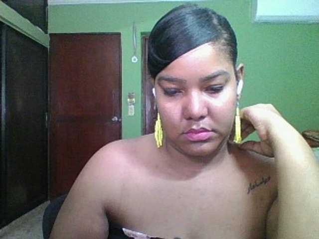 sarahlove16 live cam on BongaCams
