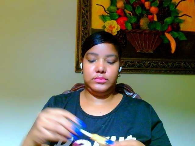 sarahlove16 live cam