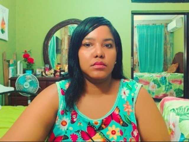 sarahlove16 live webcam show