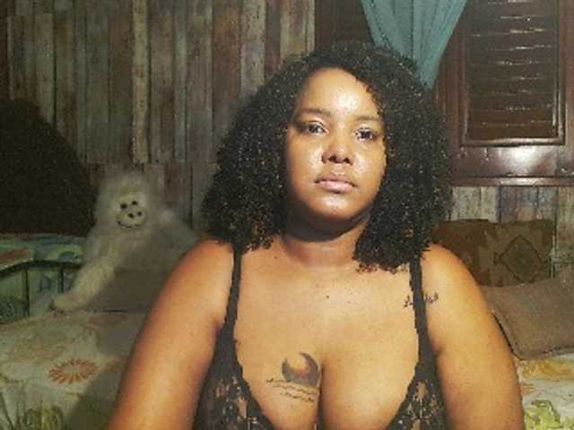 sarahlove16 live cam on BongaCams