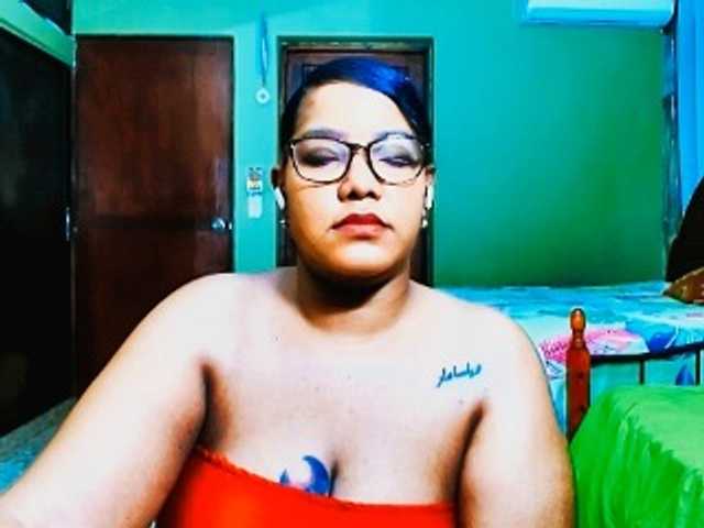 sarahlove16 live cam on BongaCams