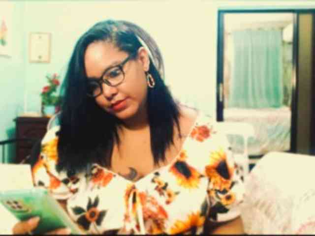 sarahlove16 webcam