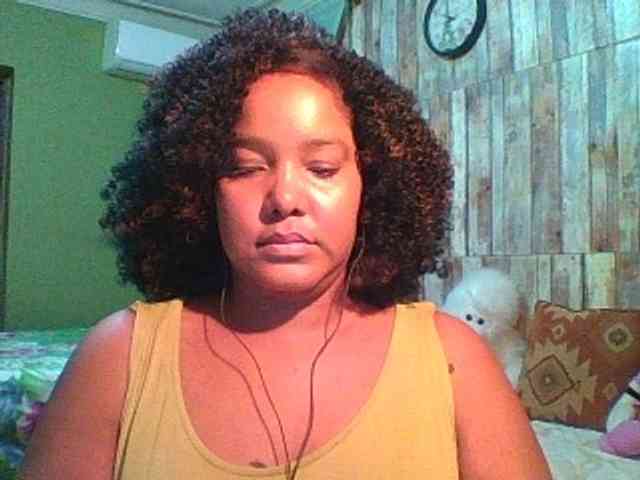 sarahlove16 webcam