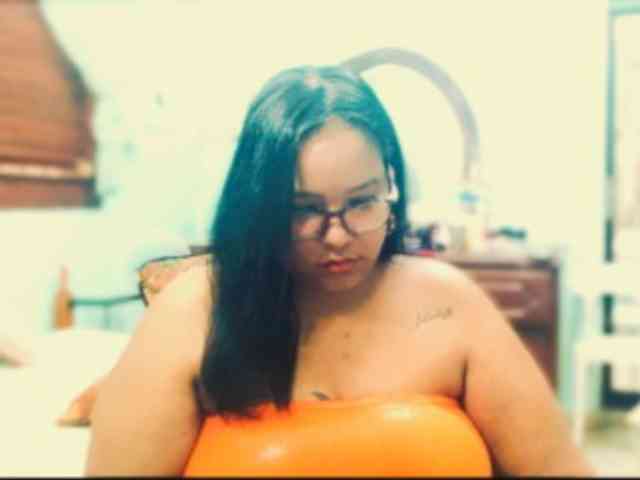 sarahlove16 webcam