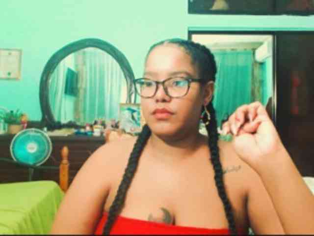 sarahlove16 webcam