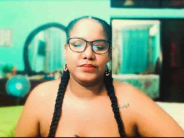 sarahlove16 webcam