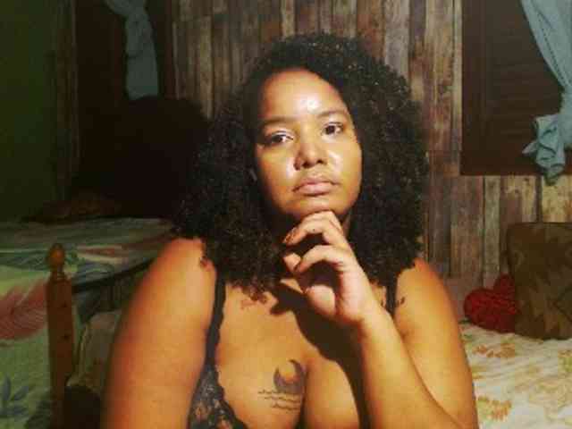 sarahlove16 webcam