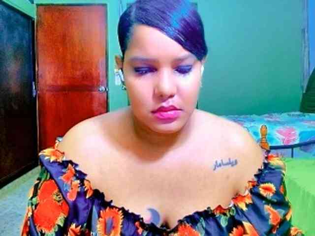 sarahlove16 webcam