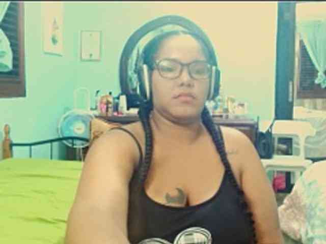 sarahlove16 webcam