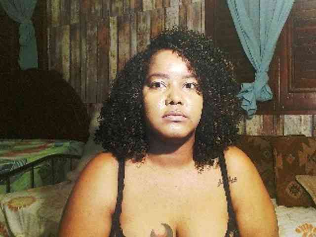 sarahlove16 webcam
