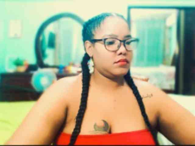 sarahlove16 webcam