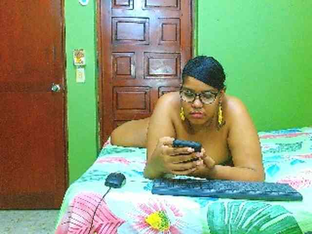 sarahlove16 webcam