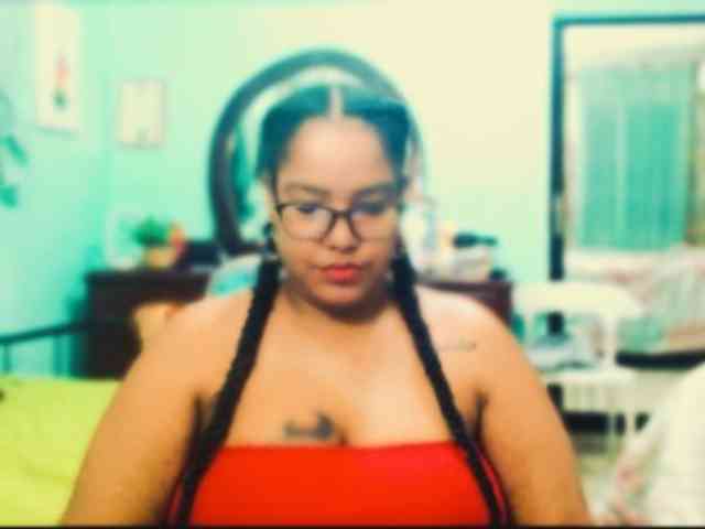 sarahlove16 webcam