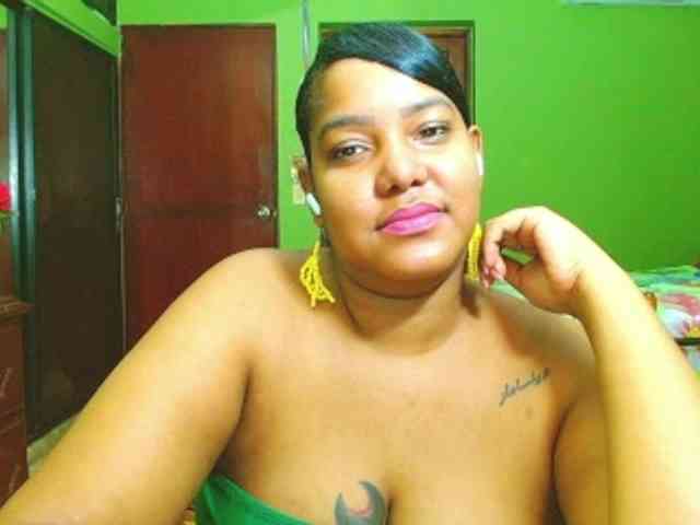 sarahlove16 webcam