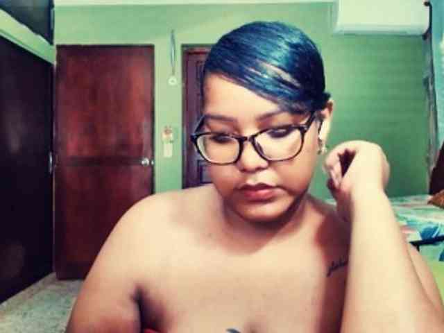sarahlove16 webcam
