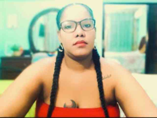sarahlove16 webcam