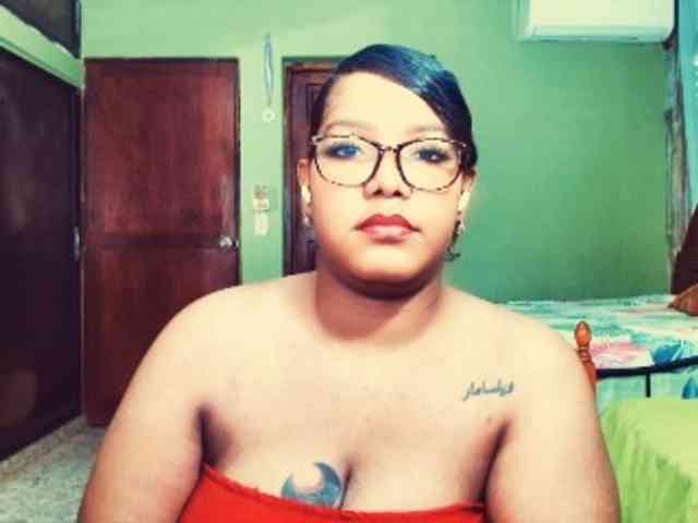 sarahlove16 webcam