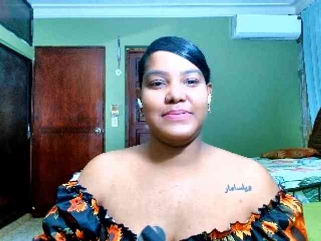 sarahlove16 webcam