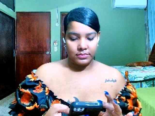 sarahlove16 webcam