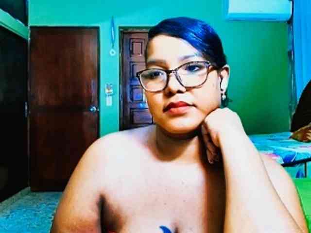 sarahlove16 webcam