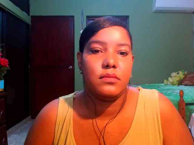 sarahlove16 webcam