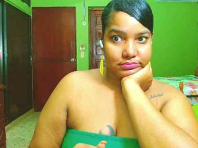 sarahlove16 webcam
