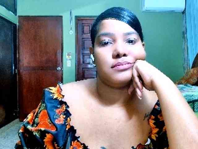 sarahlove16 webcam